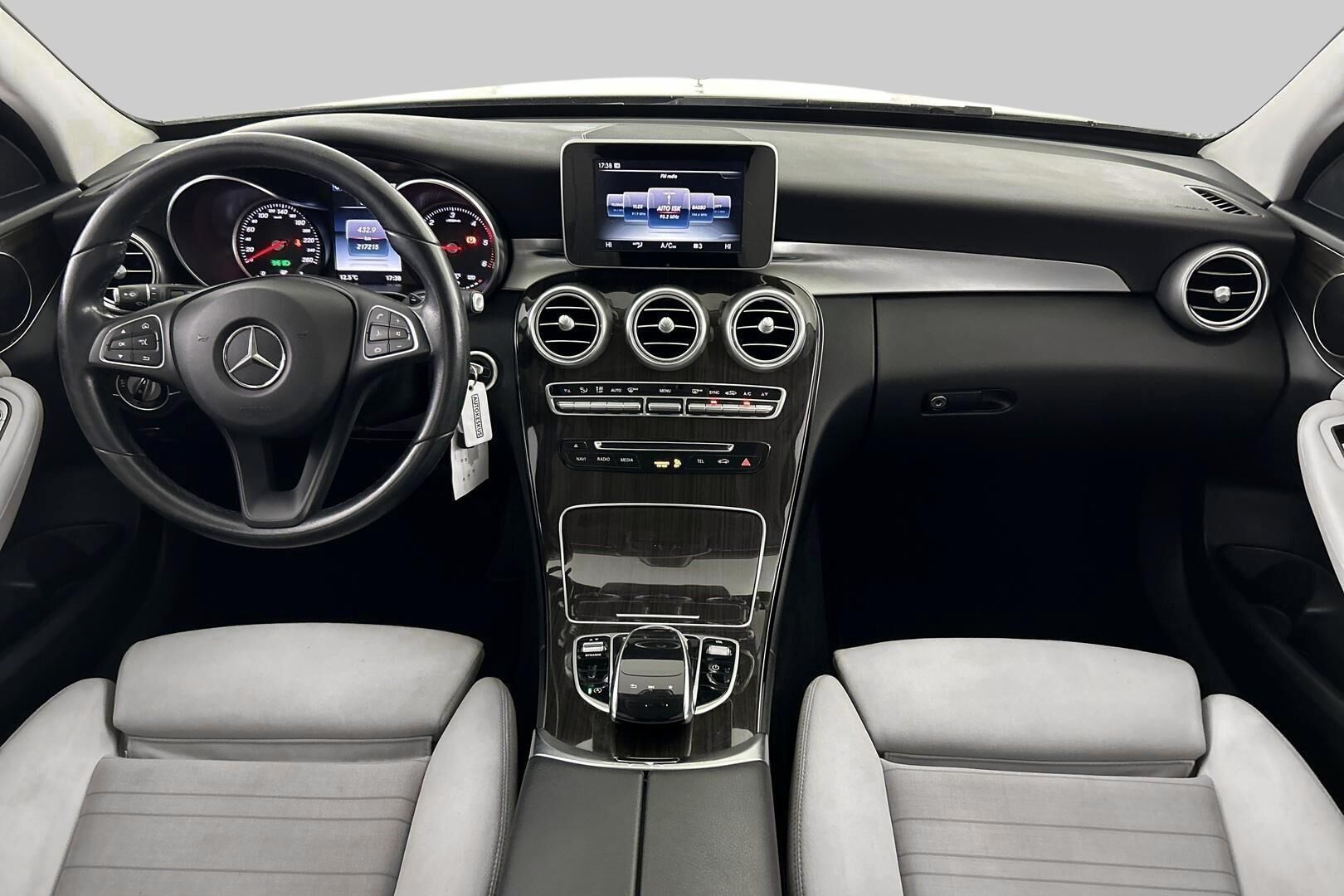 Mercedes-Benz C iso kuva 7