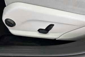 Mercedes-Benz C esikatselu 23