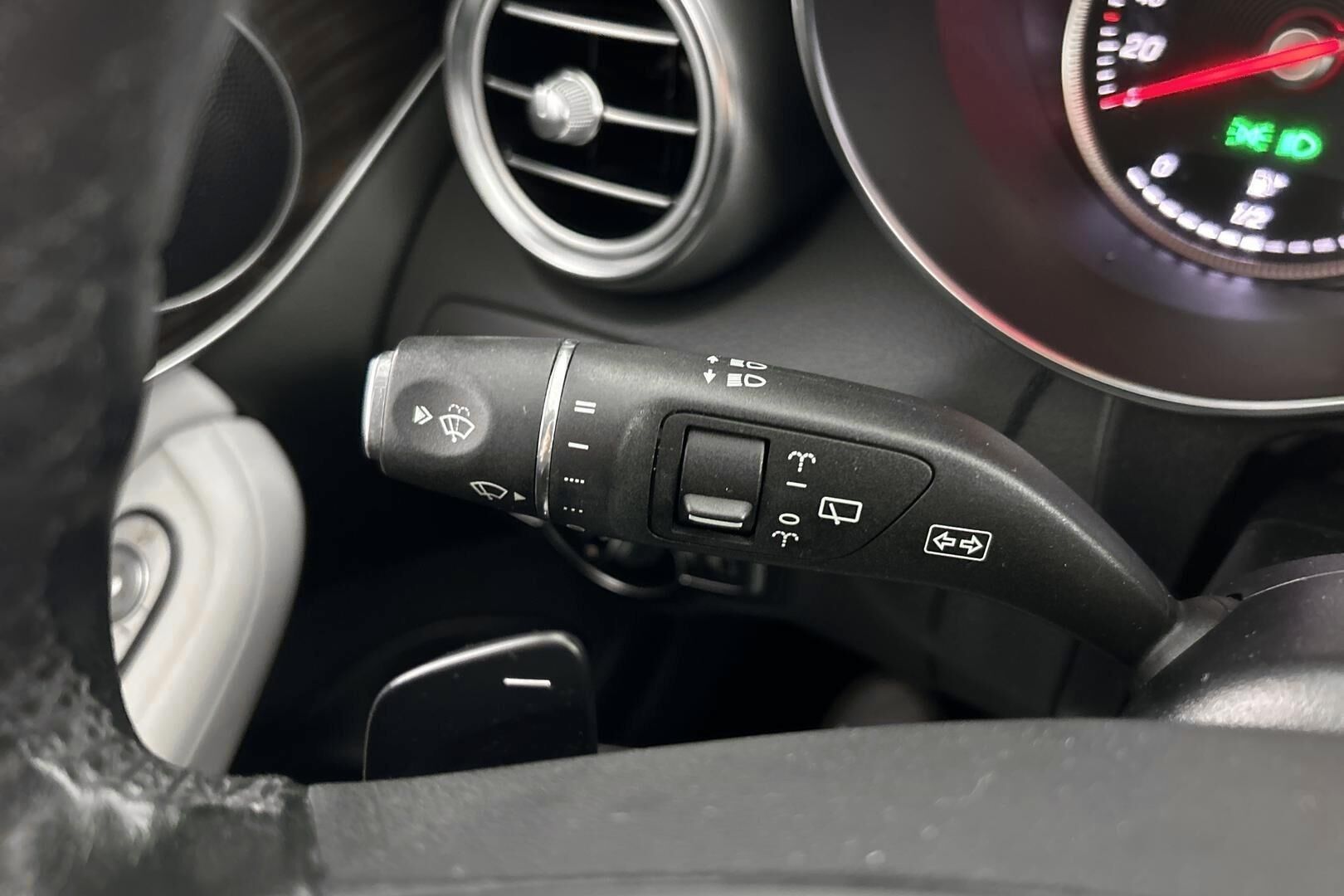 Mercedes-Benz C iso kuva 26