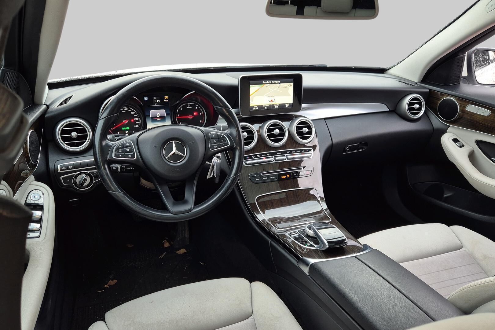 Mercedes-Benz C iso kuva 2