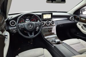 Mercedes-Benz C esikatselu 2