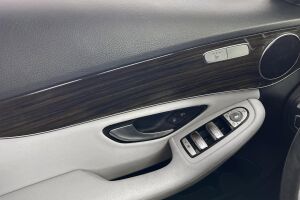 Mercedes-Benz C esikatselu 28