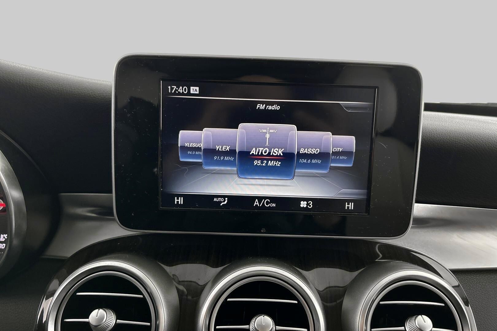 Mercedes-Benz C iso kuva 12