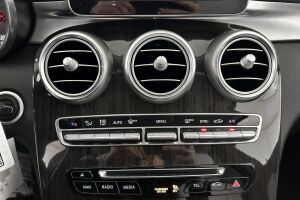 Mercedes-Benz C esikatselu 14