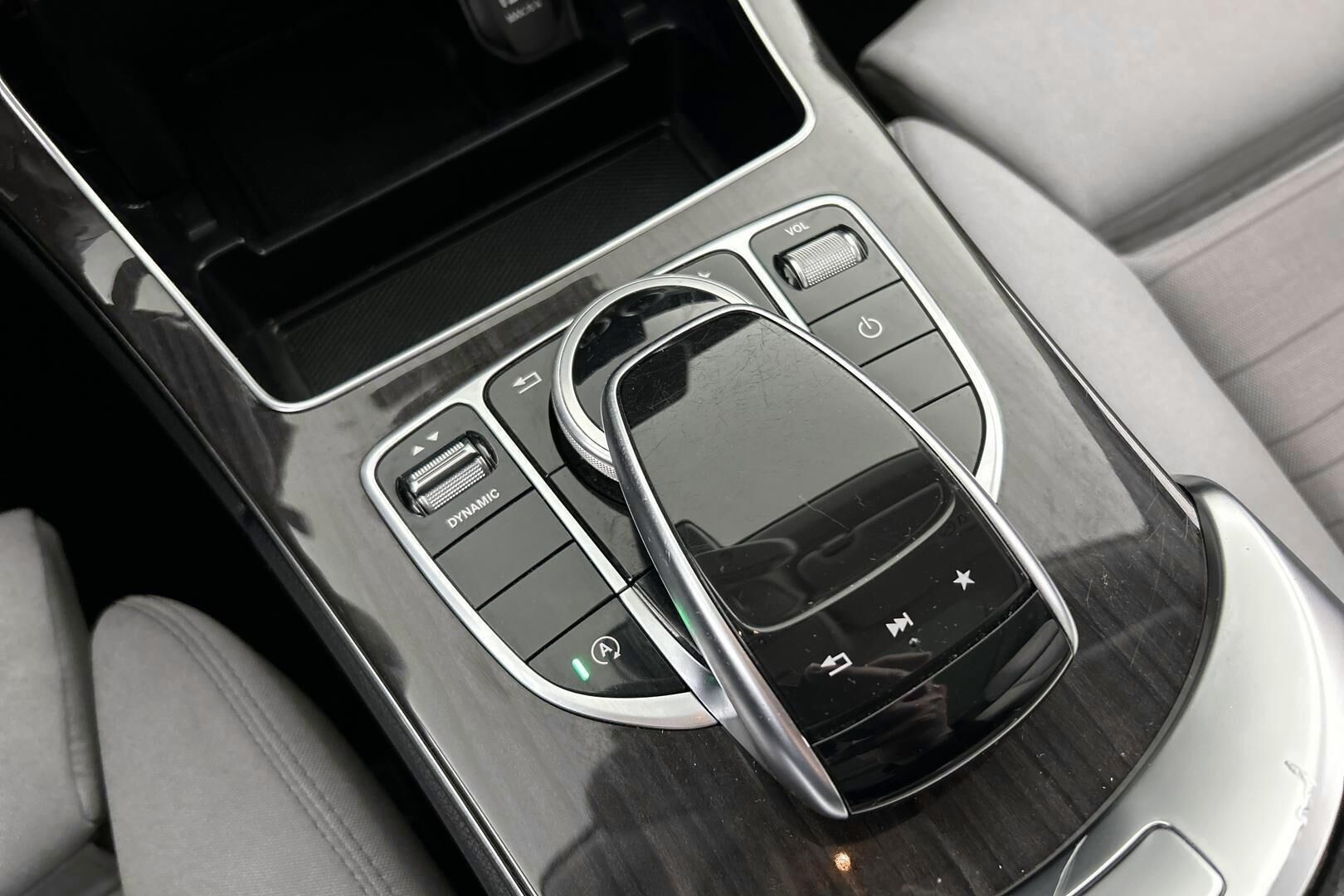 Mercedes-Benz C iso kuva 15