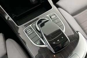 Mercedes-Benz C esikatselu 15