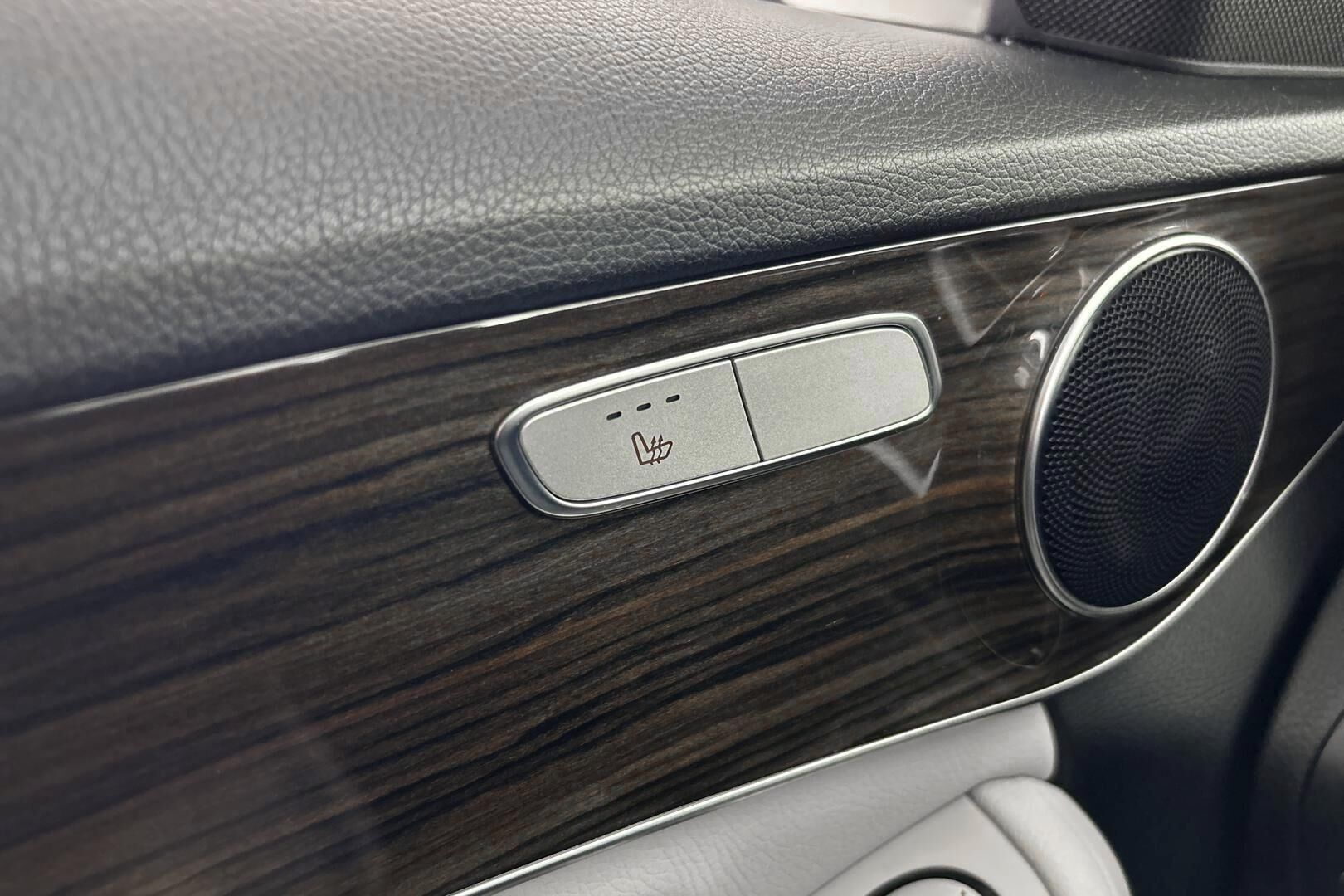 Mercedes-Benz C iso kuva 16