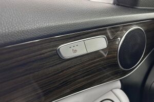 Mercedes-Benz C esikatselu 16