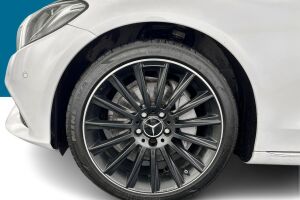 Mercedes-Benz C esikatselu 32