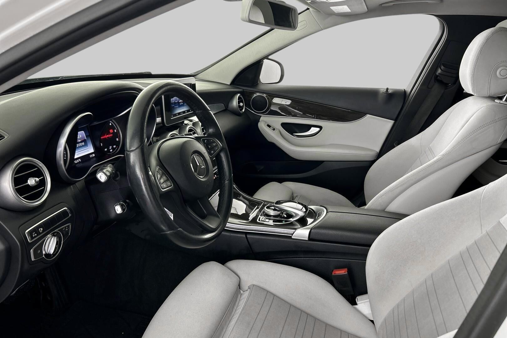 Mercedes-Benz C iso kuva 6