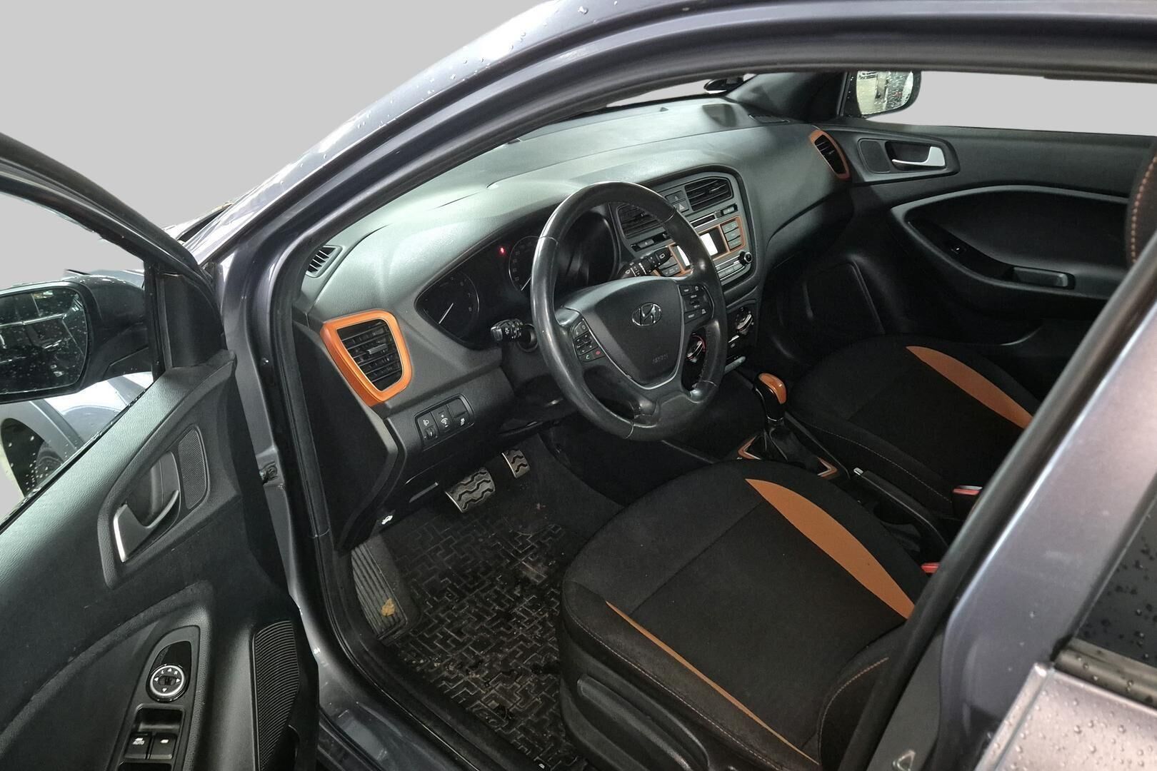 Hyundai i20 Active iso kuva 2