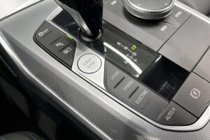 BMW 3-SARJA esikatselu 23