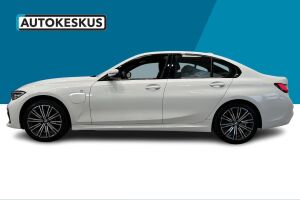 BMW 3-SARJA esikatselu 8