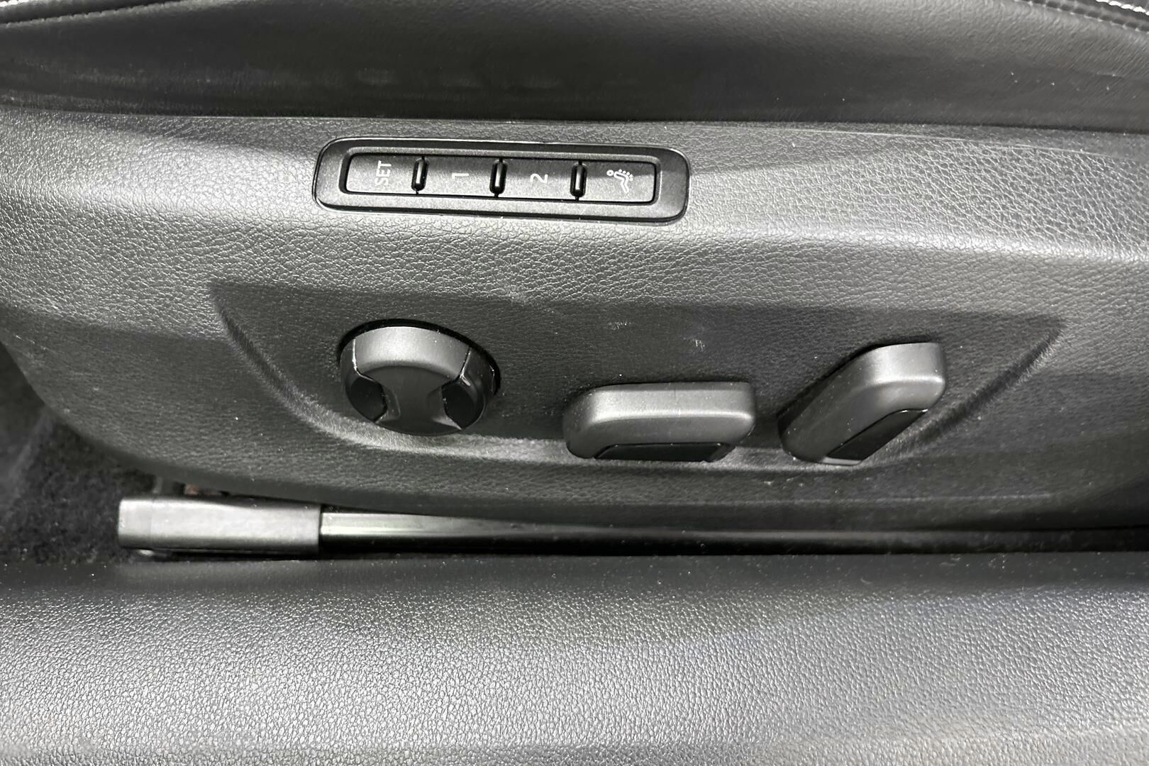 Skoda Superb iso kuva 17