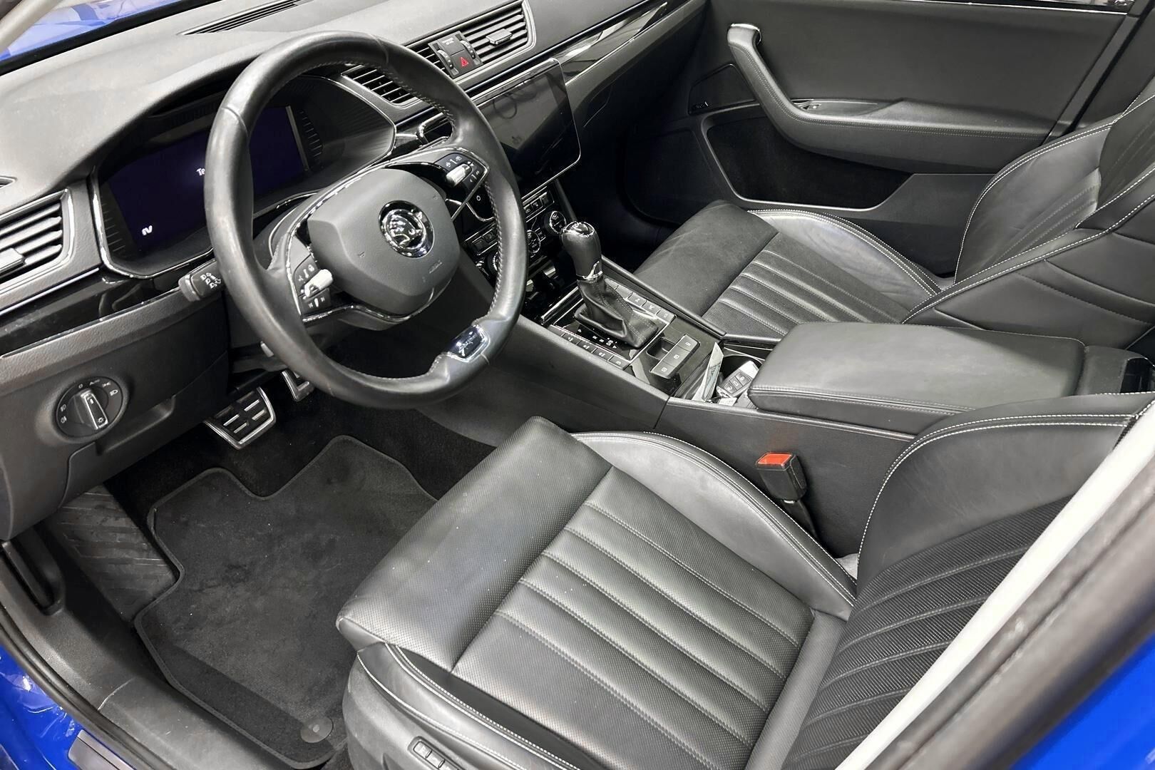 Skoda Superb iso kuva 6