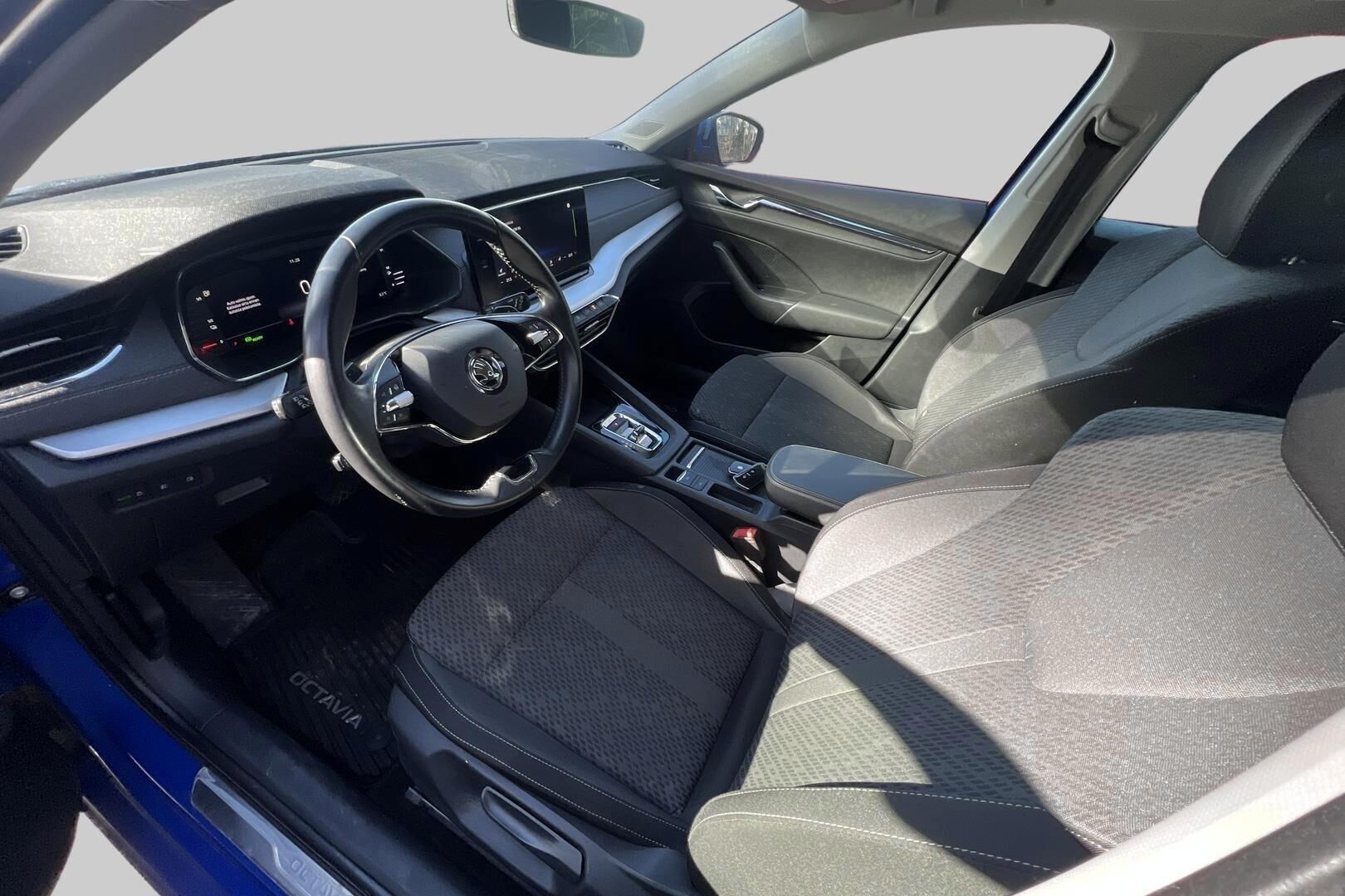 Skoda Octavia iso kuva 2