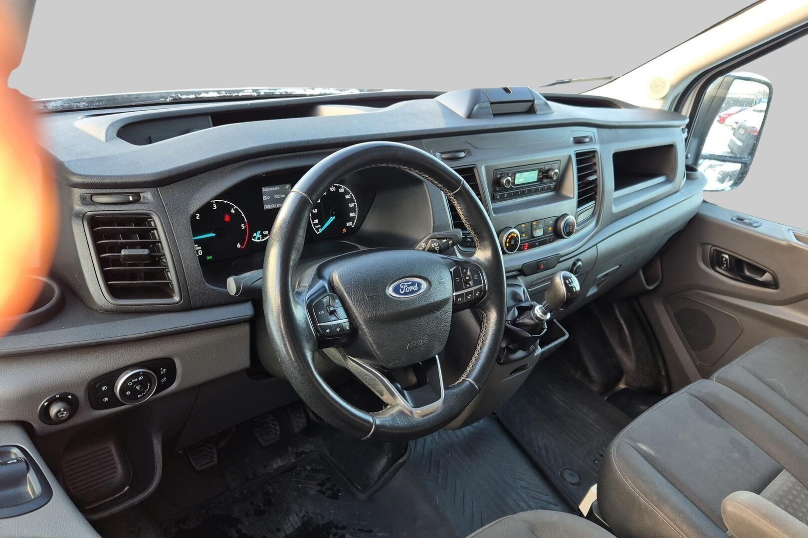 Ford Transit iso kuva 1