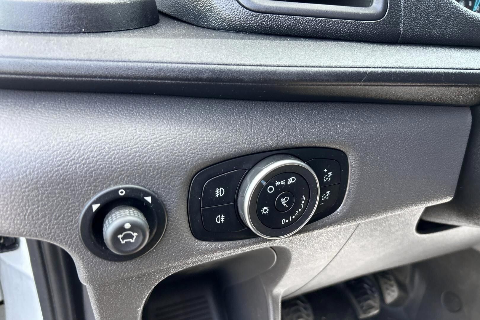 Ford Transit iso kuva 14