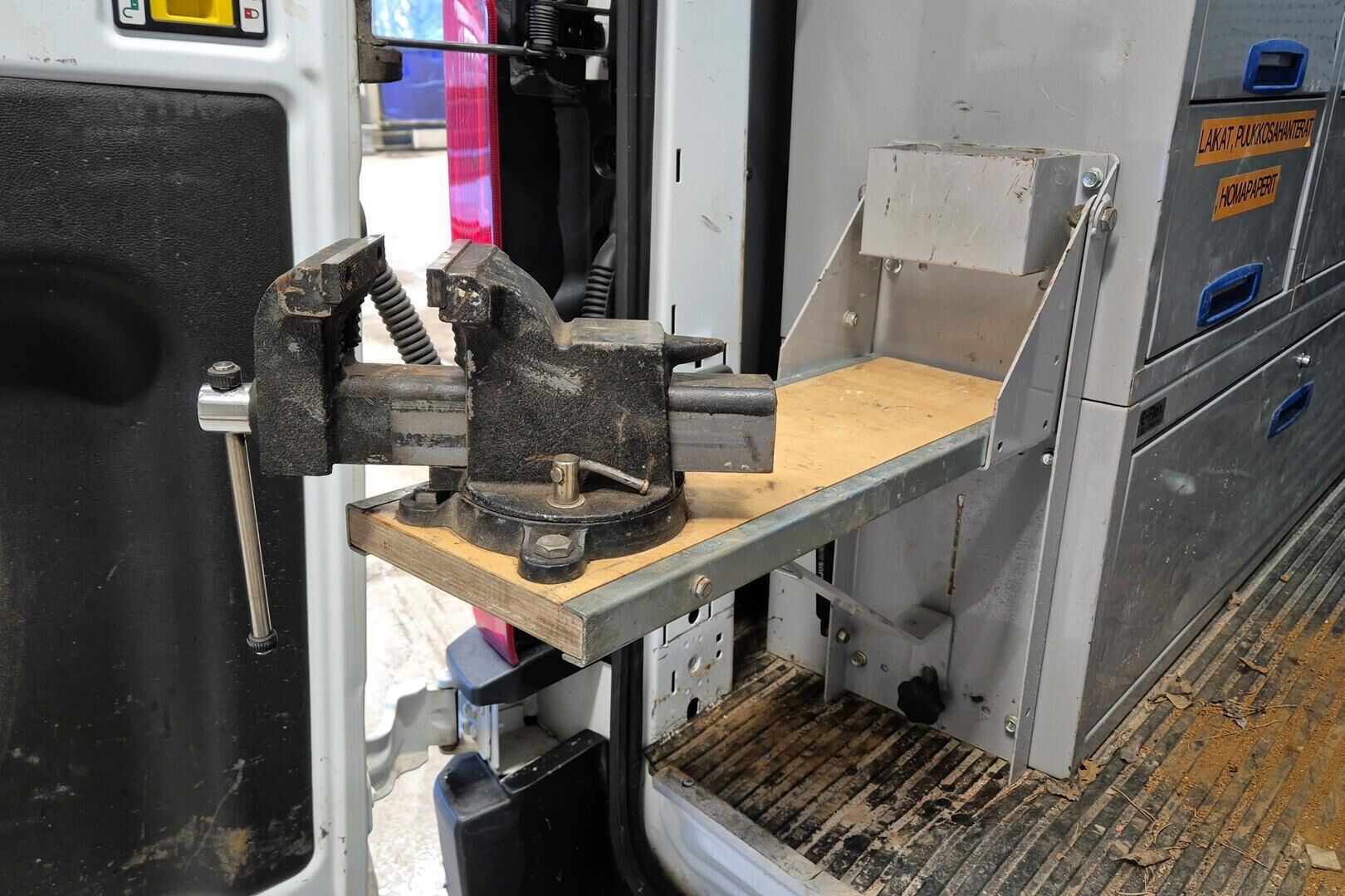 Ford Transit iso kuva 16