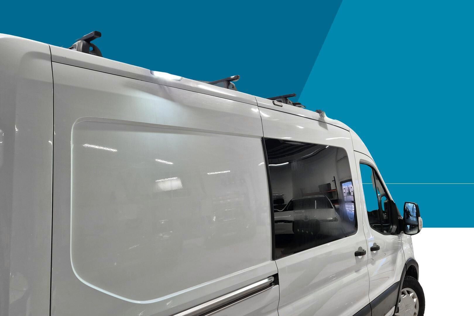 Ford Transit iso kuva 17