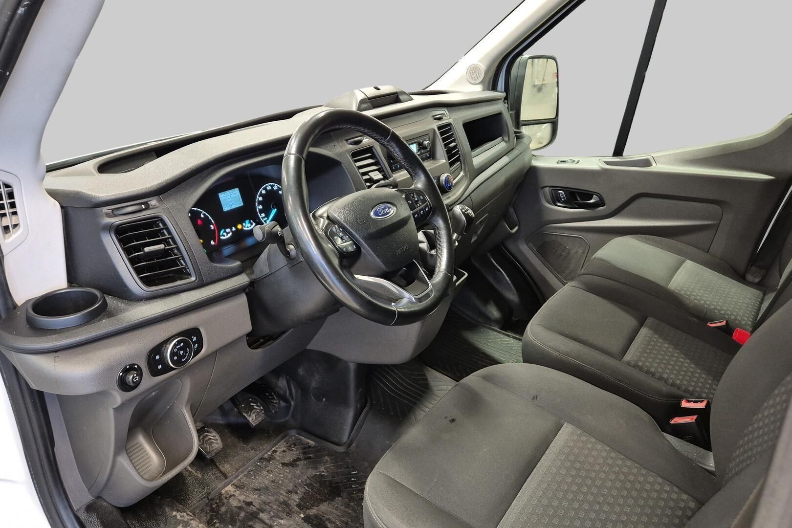 Ford Transit iso kuva 4