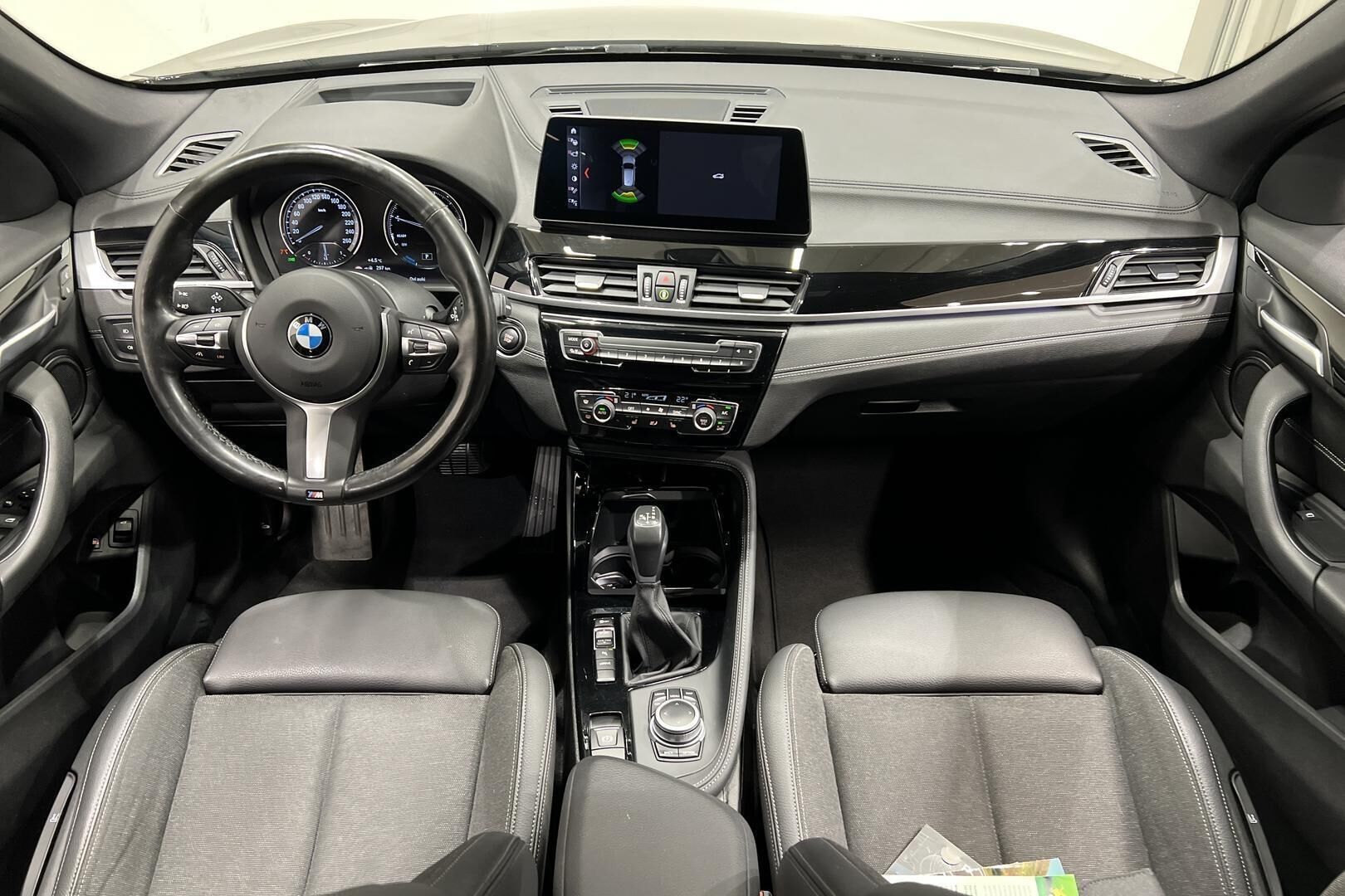 BMW X1 iso kuva 8