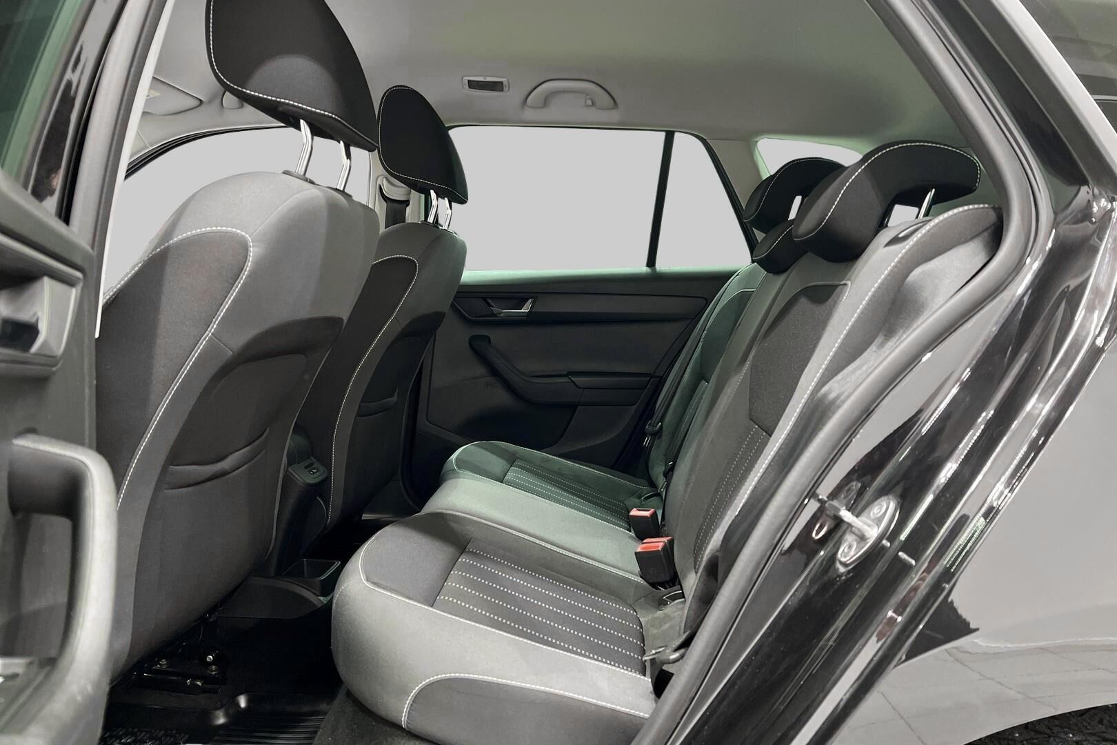 Skoda Fabia iso kuva 10