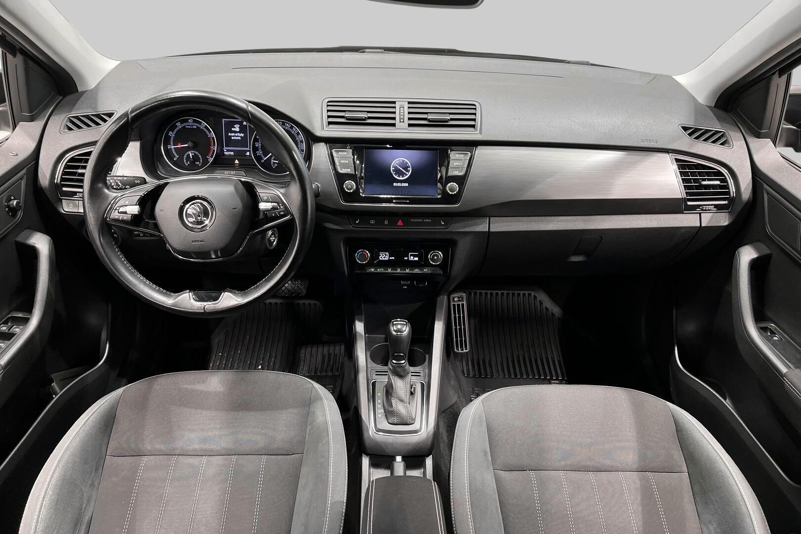 Skoda Fabia iso kuva 11