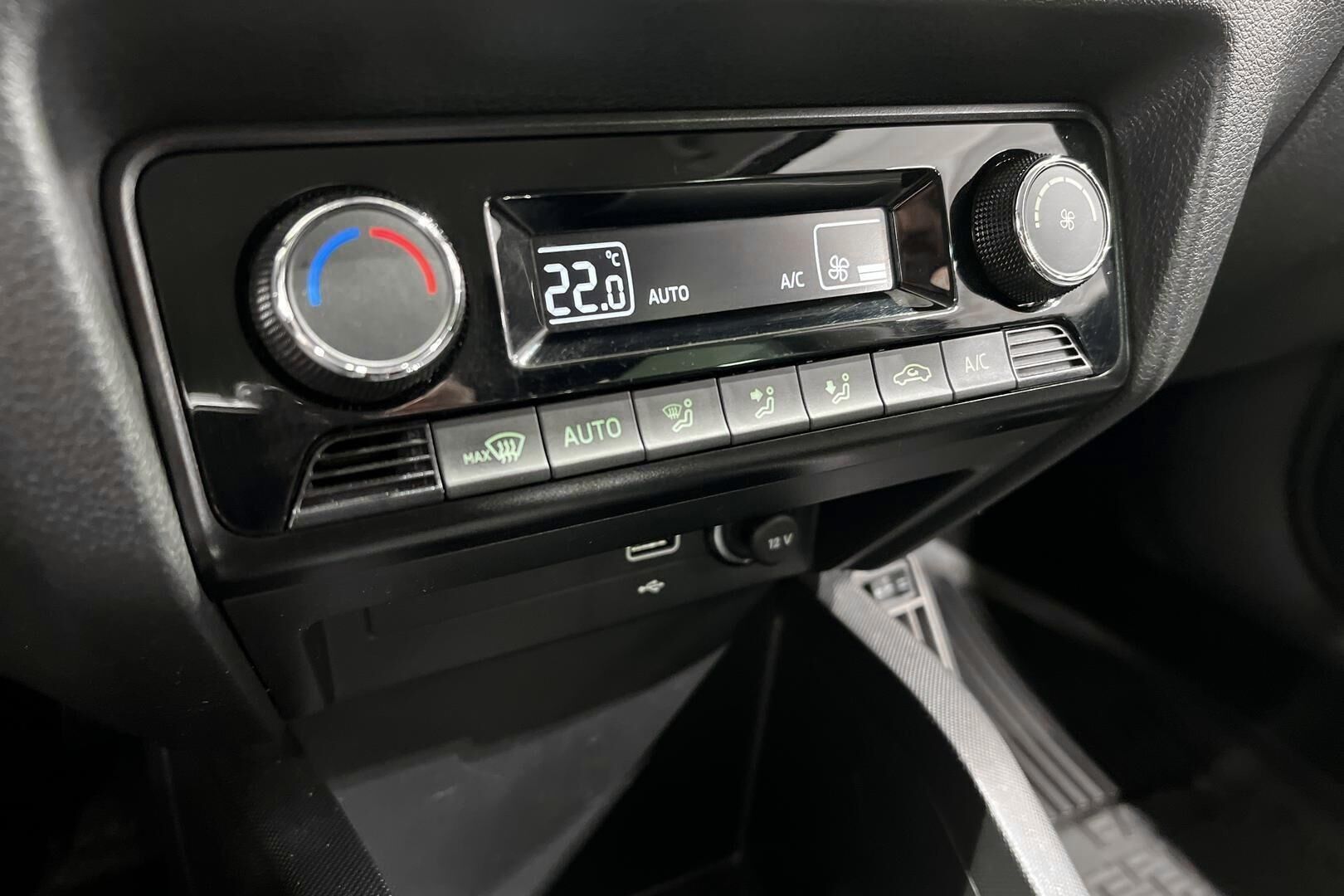 Skoda Fabia iso kuva 17