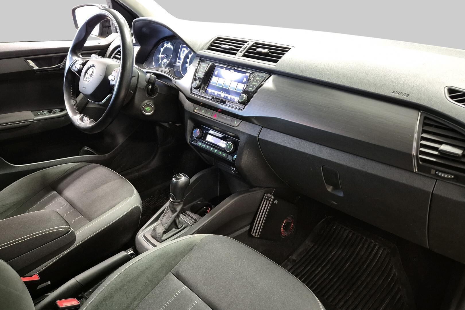 Skoda Fabia iso kuva 5
