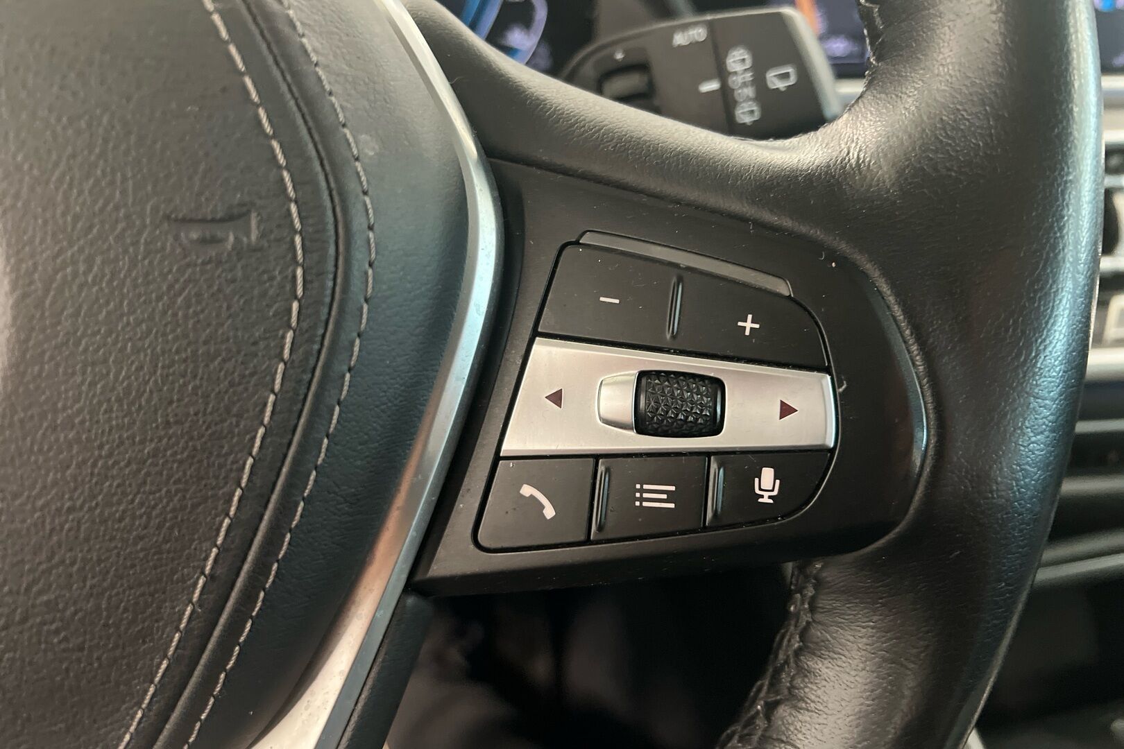 BMW X5 iso kuva 15