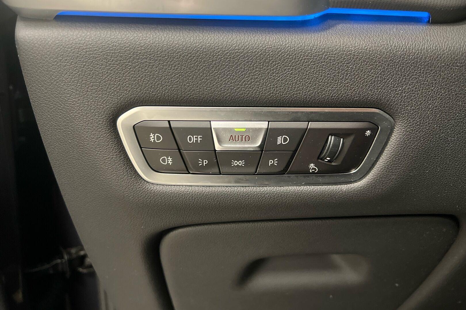 BMW X5 iso kuva 16