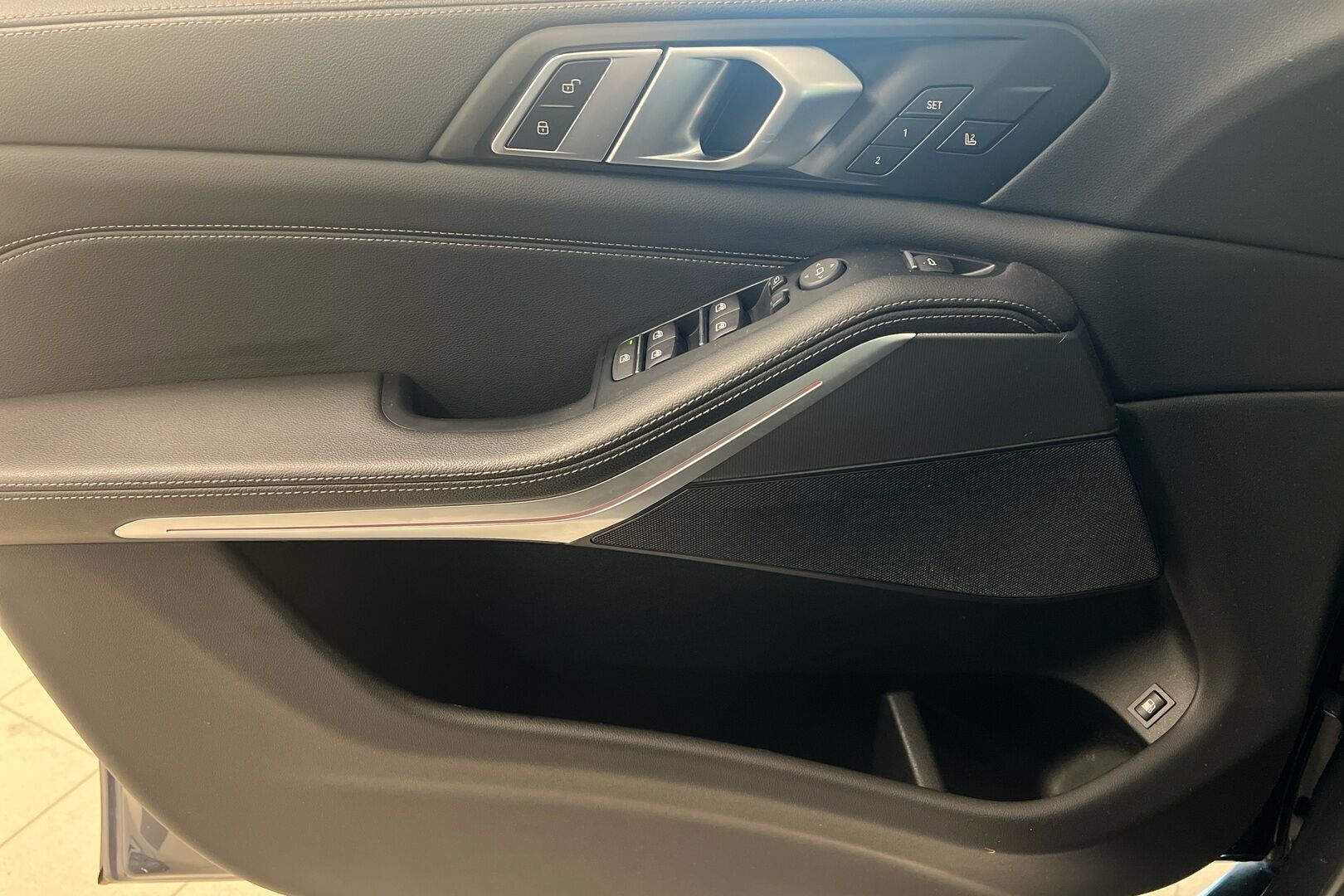BMW X5 iso kuva 17
