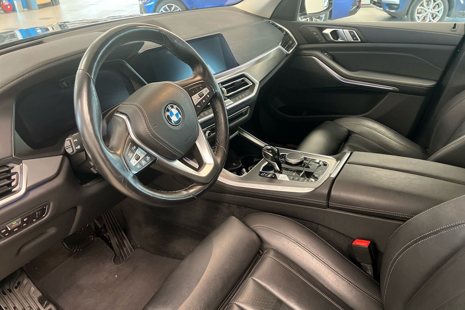BMW X5 iso kuva 6
