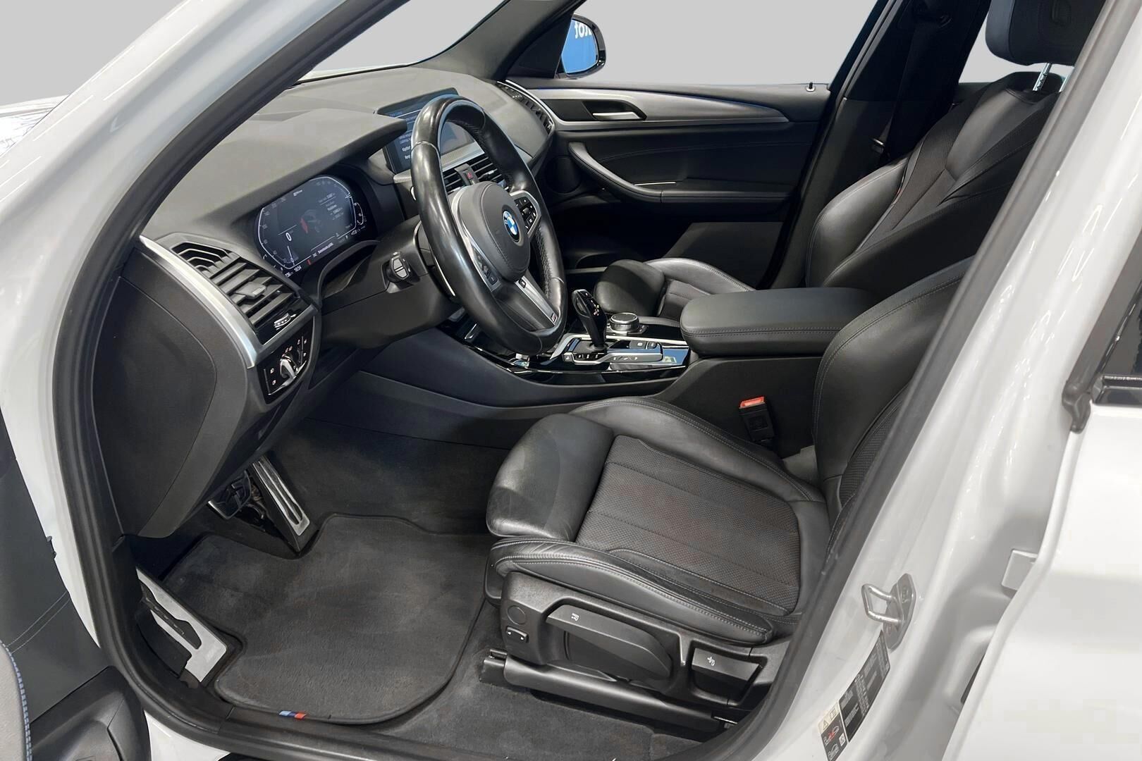 BMW X3 iso kuva 9