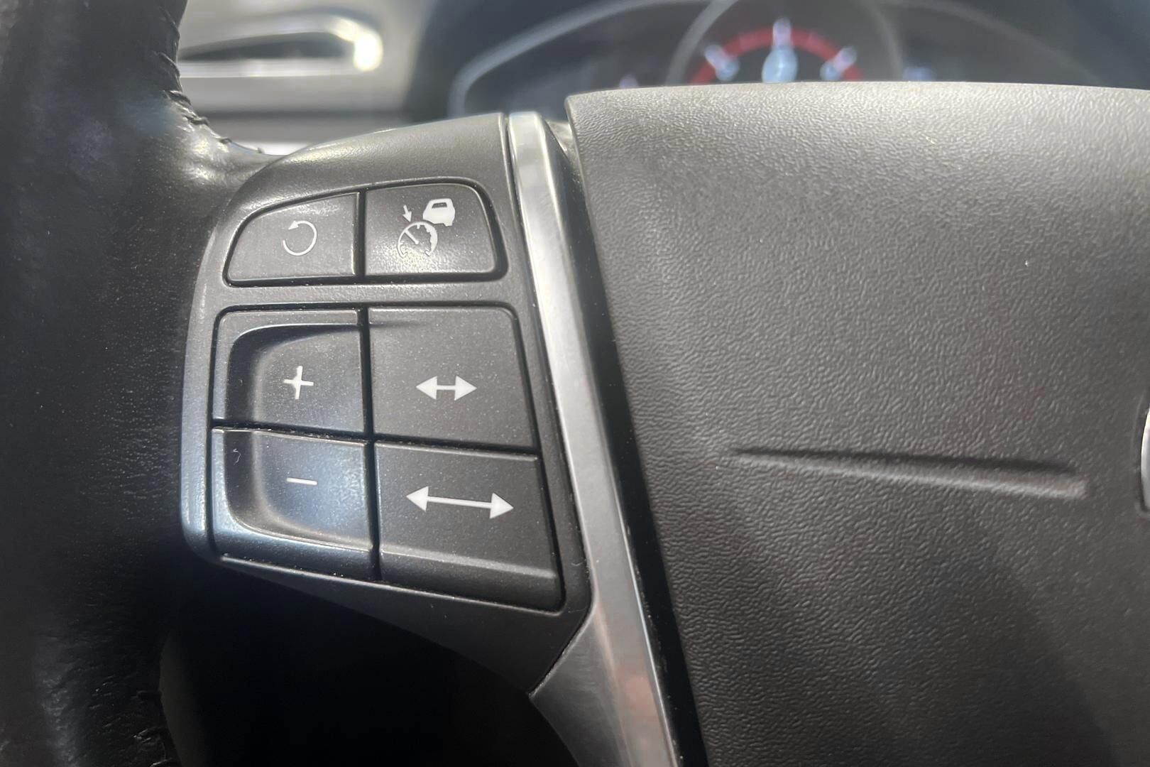 Volvo V70 iso kuva 16