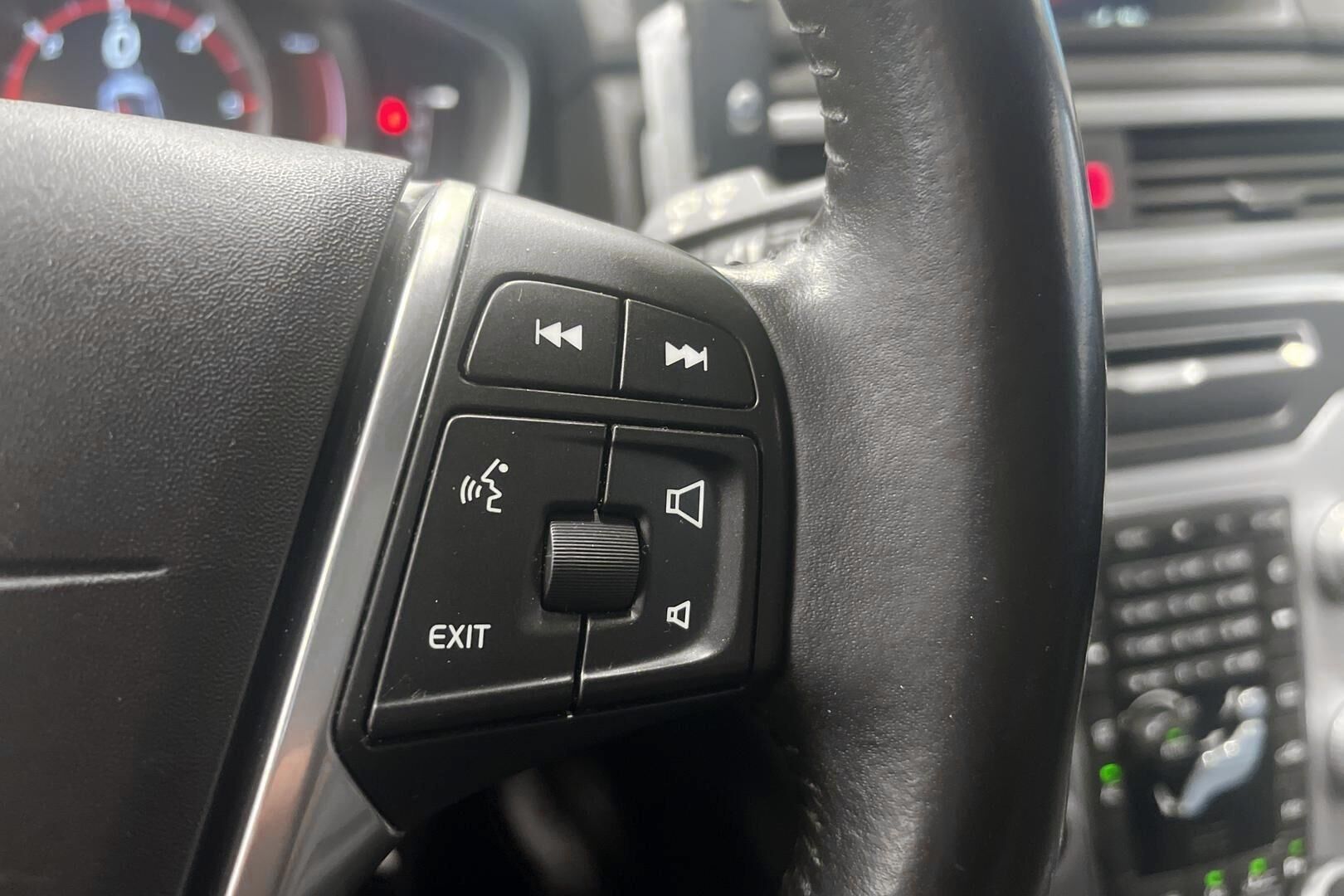 Volvo V70 iso kuva 17