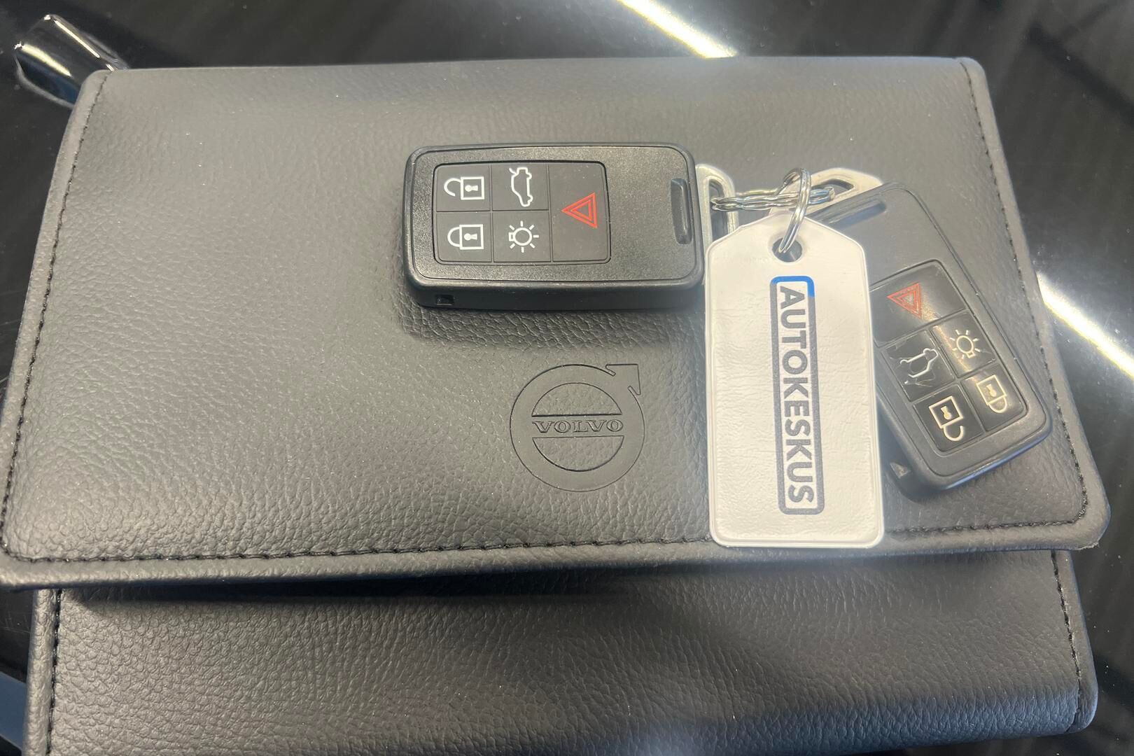 Volvo V70 iso kuva 30