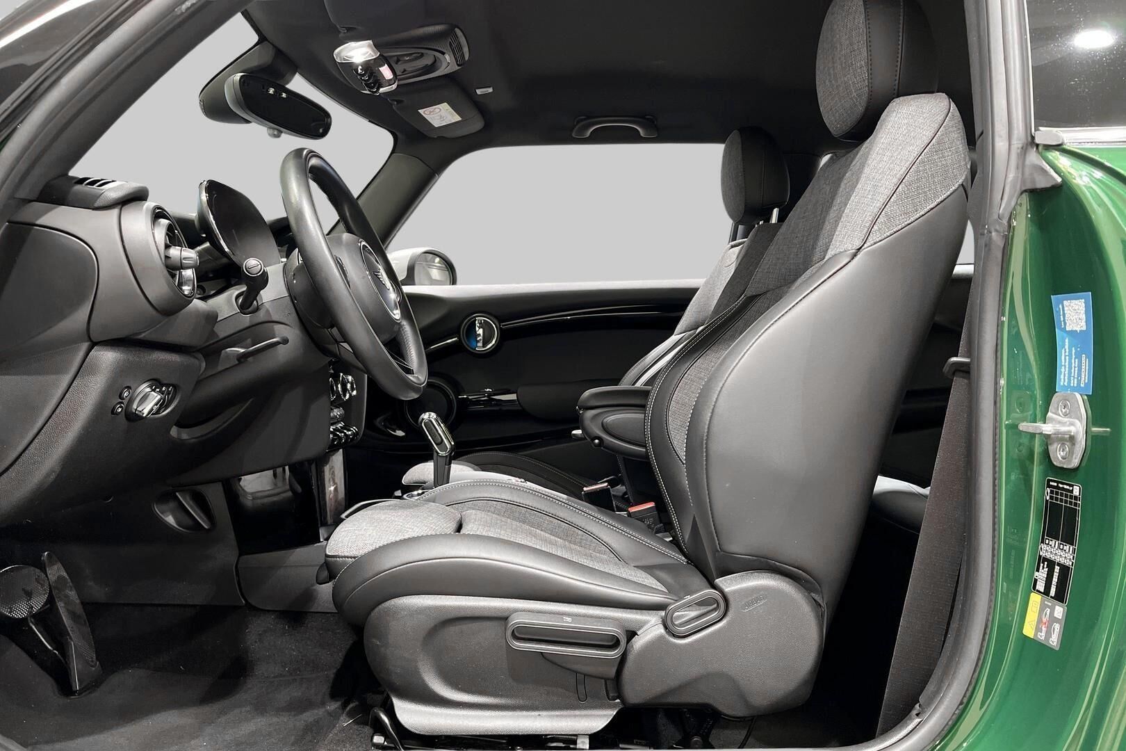 MINI Hatchback iso kuva 9