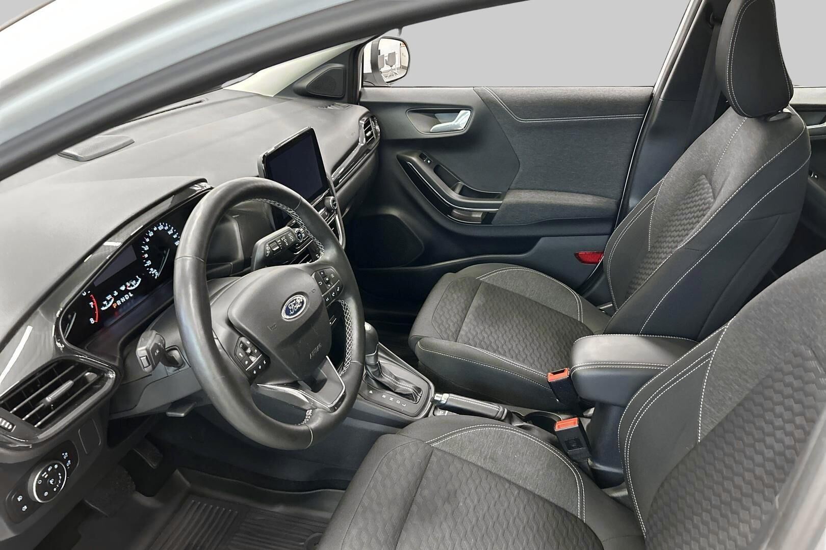 Ford Puma iso kuva 8