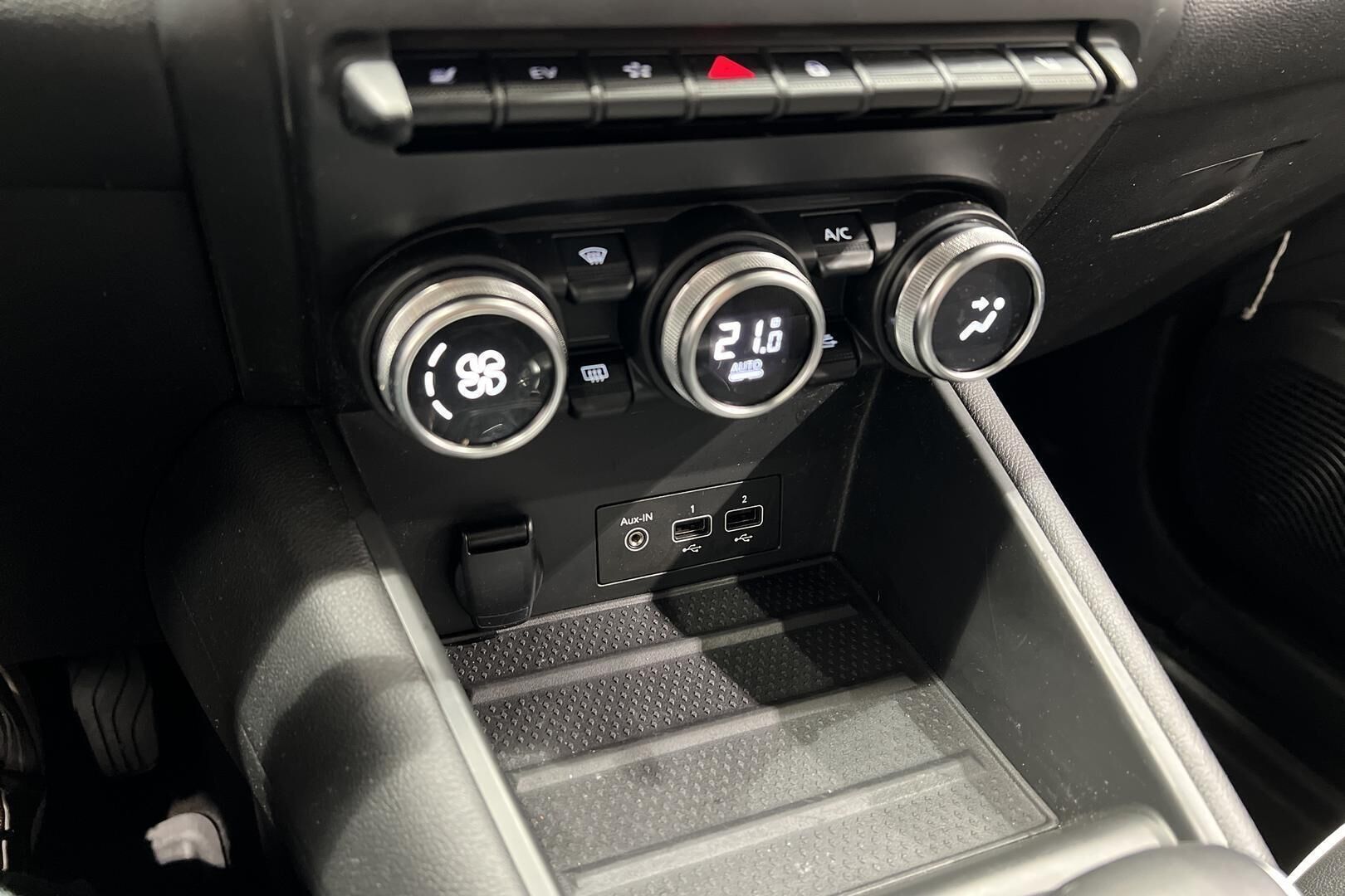 Renault Captur iso kuva 23