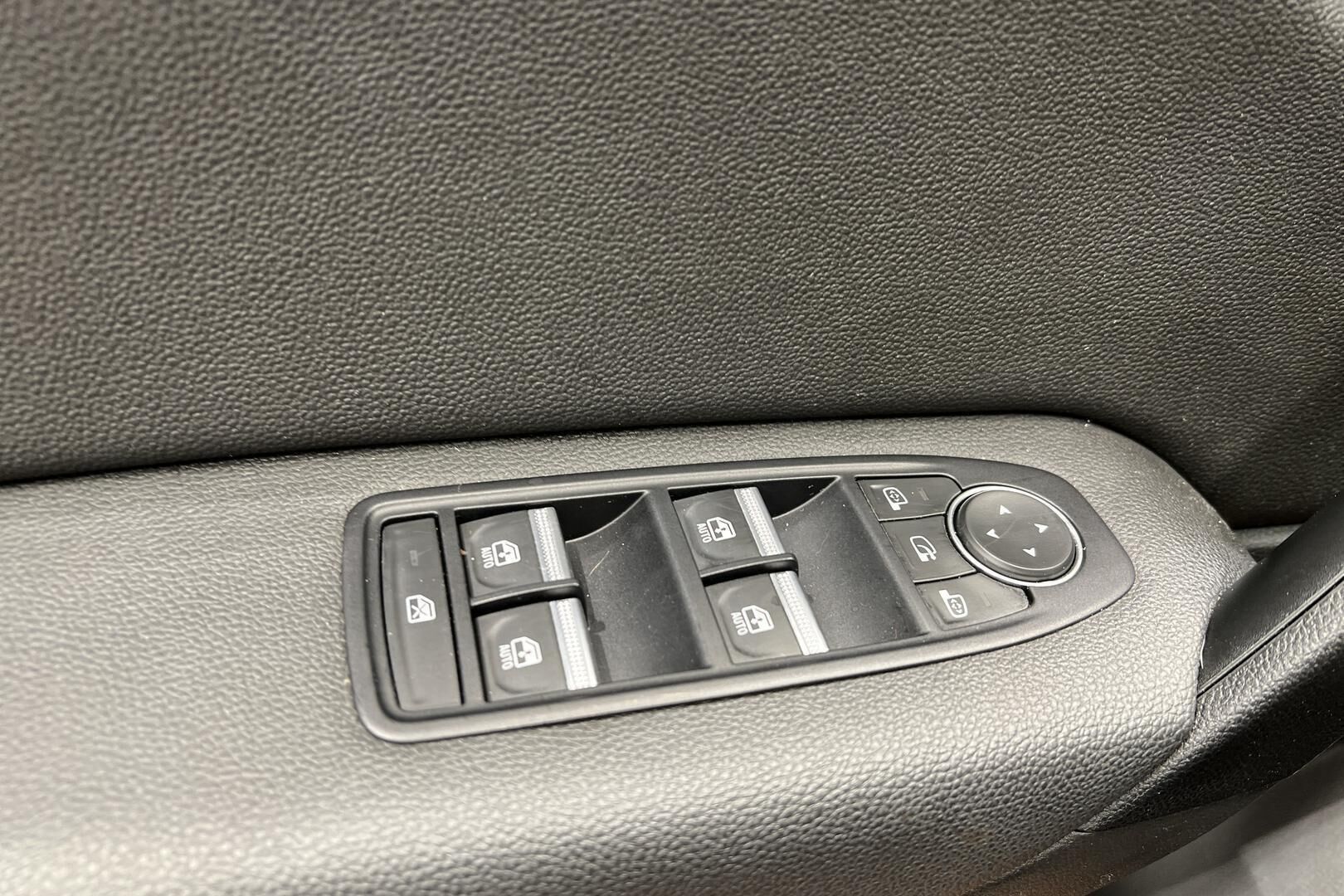Renault Captur iso kuva 29