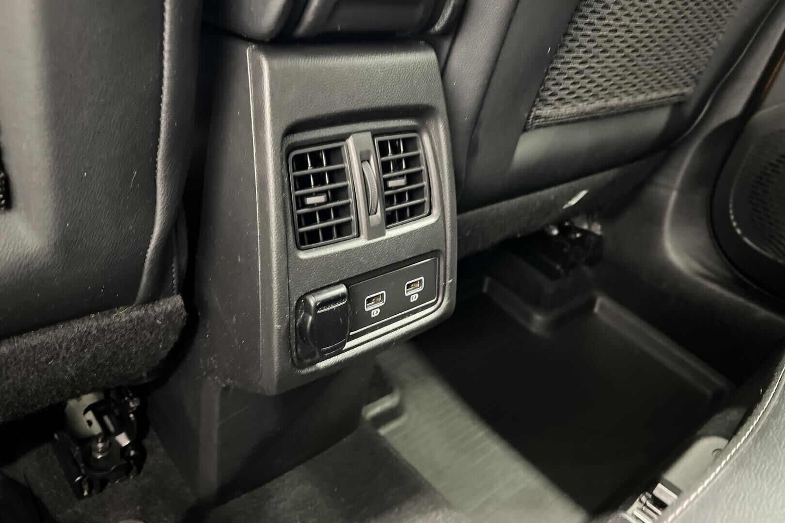 Renault Captur iso kuva 30