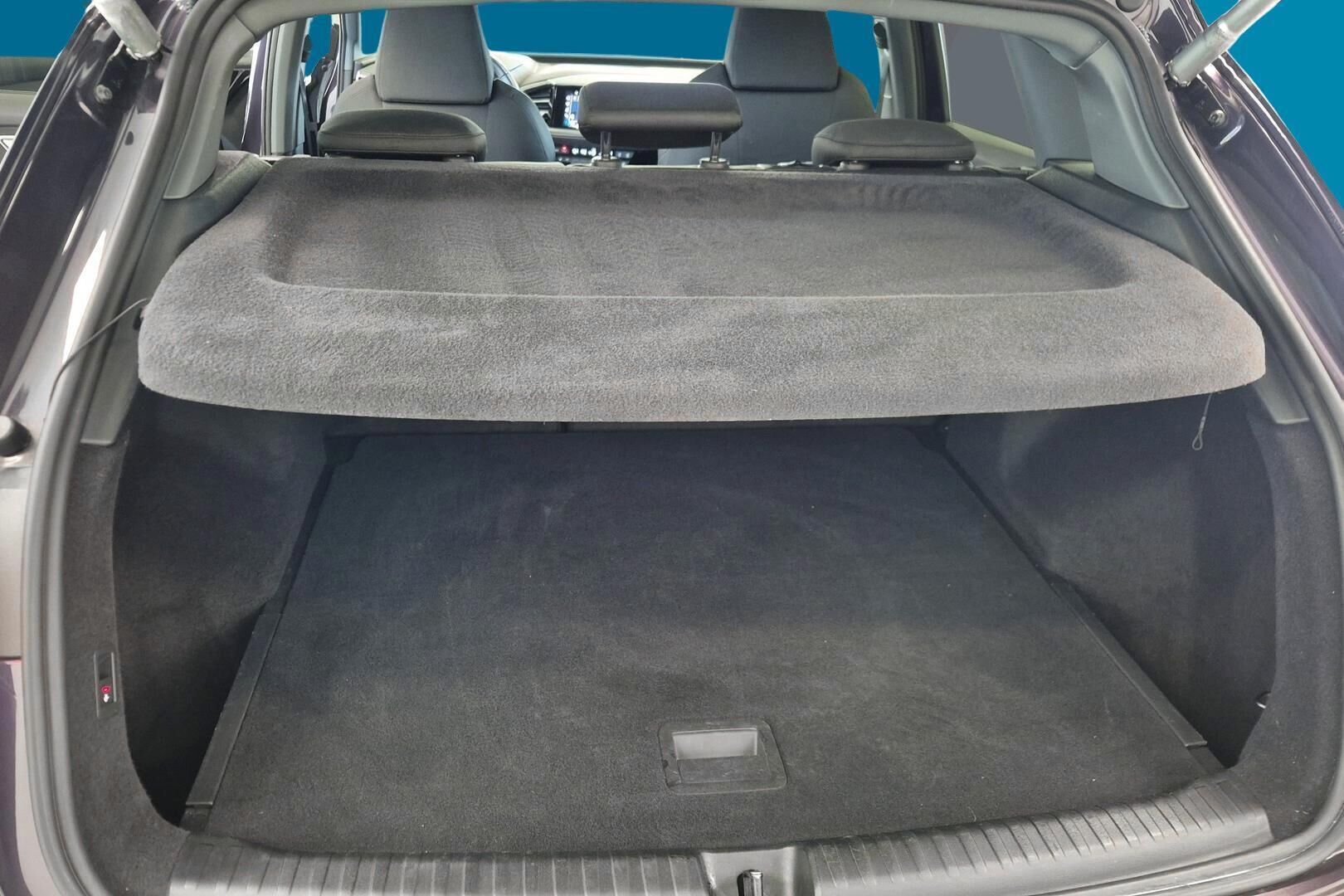 Audi Q4 e-tron iso kuva 10