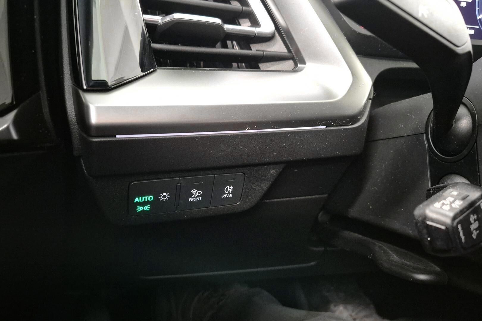 Audi Q4 e-tron iso kuva 18