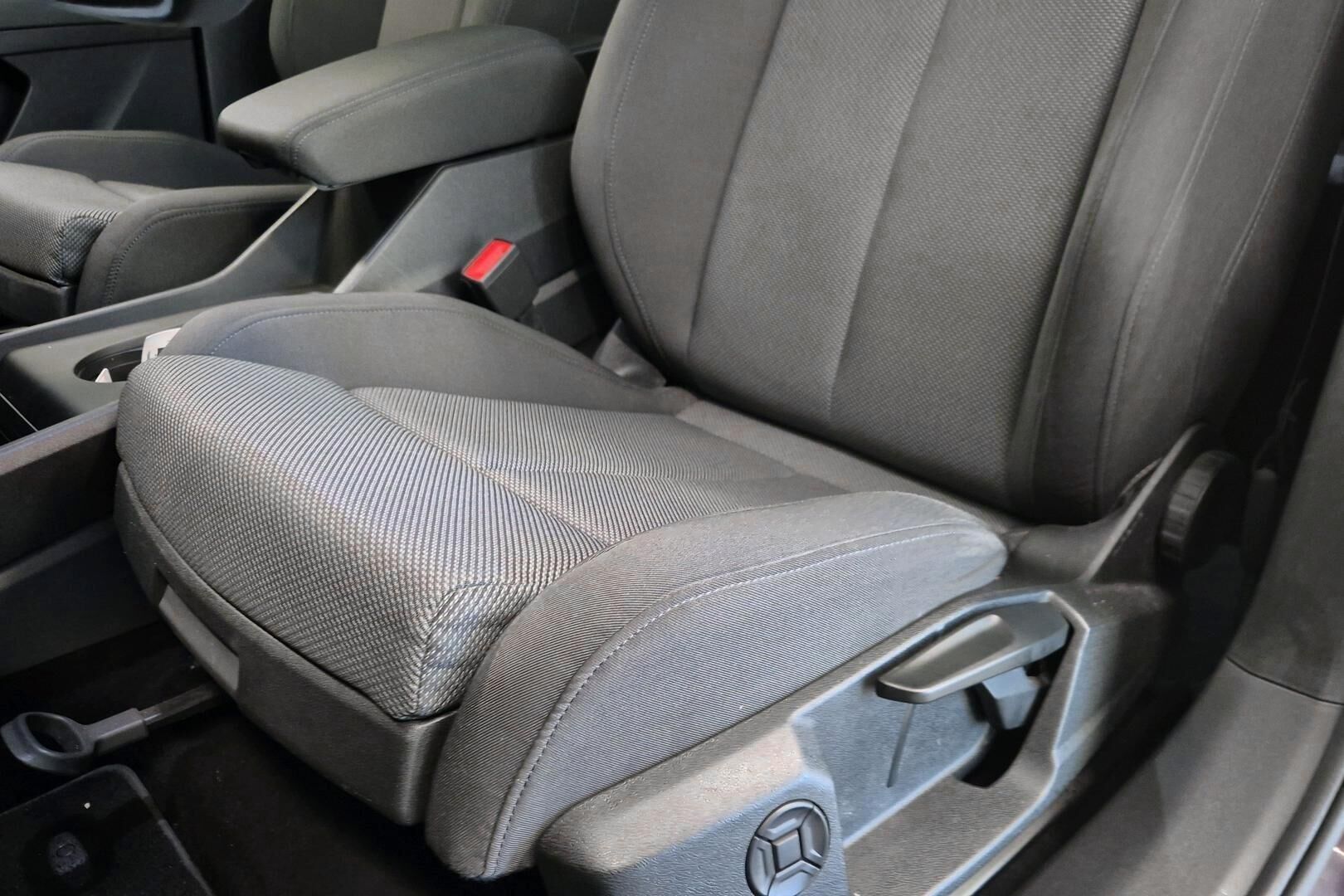 Audi Q4 e-tron iso kuva 19