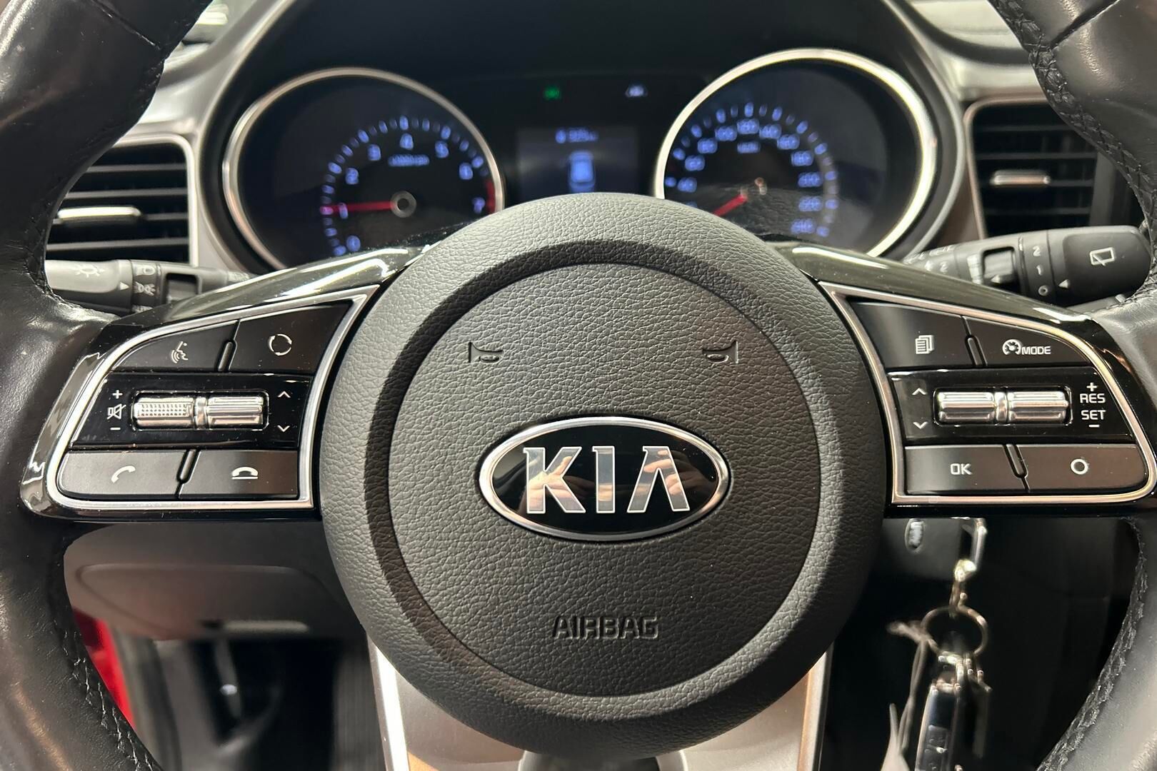 Kia Ceed iso kuva 18
