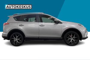 Toyota RAV4 esikatselu 9