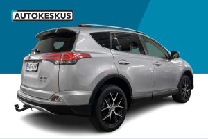 Toyota RAV4 esikatselu 10