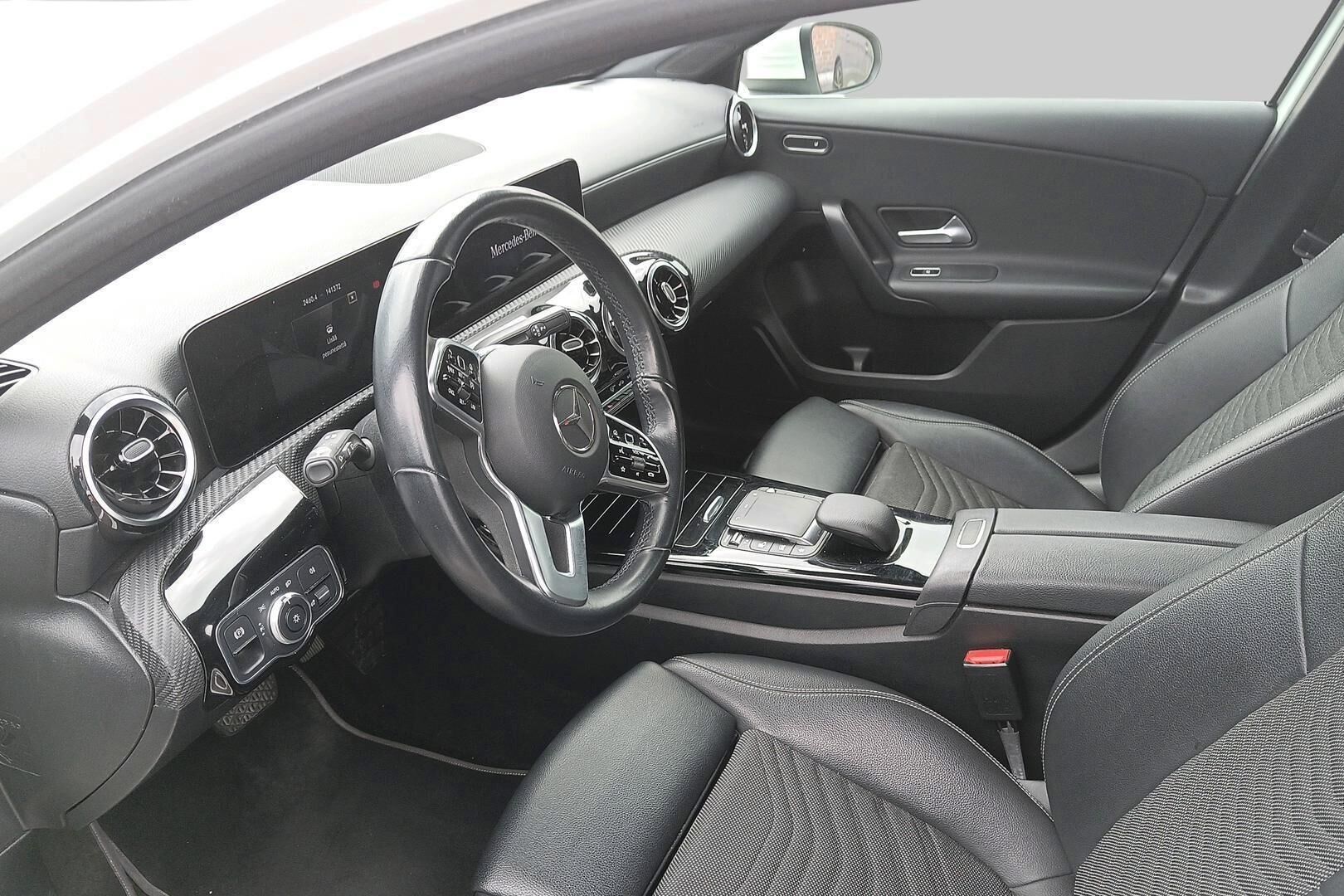 Mercedes-Benz A iso kuva 2